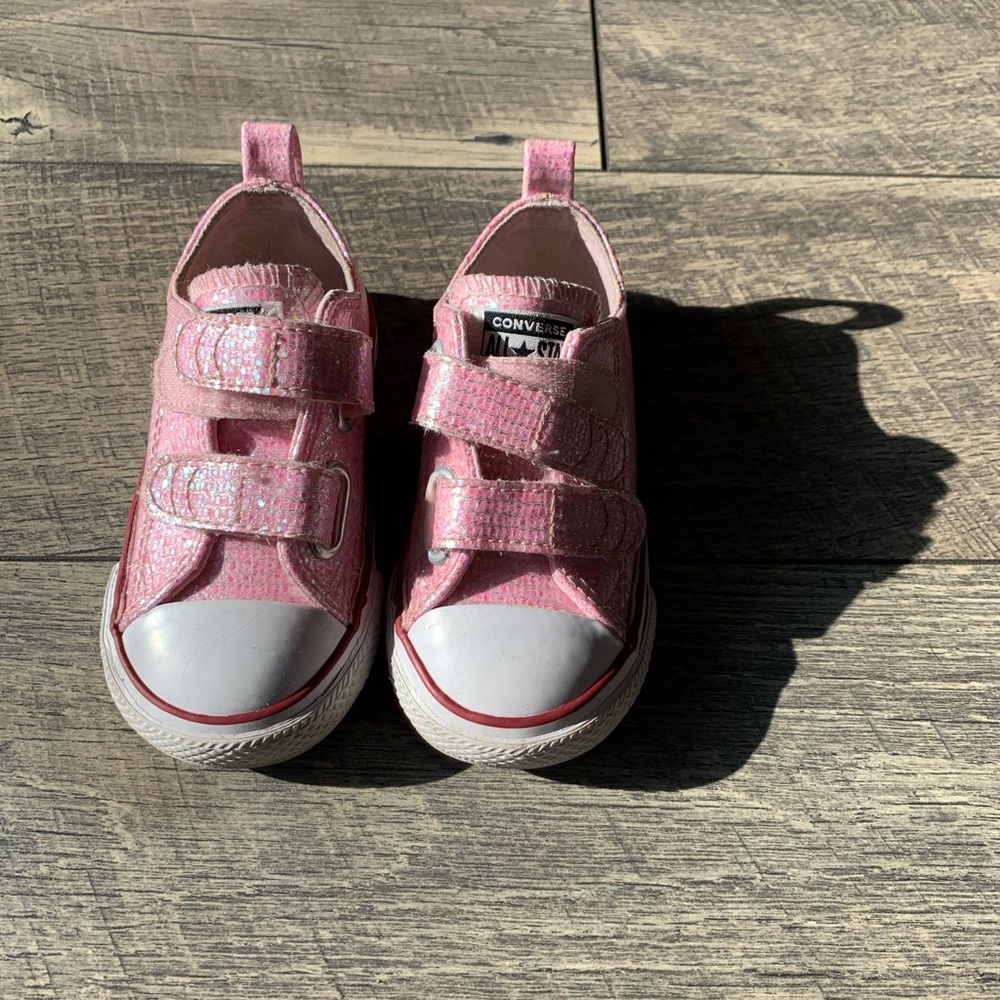 Pink converse